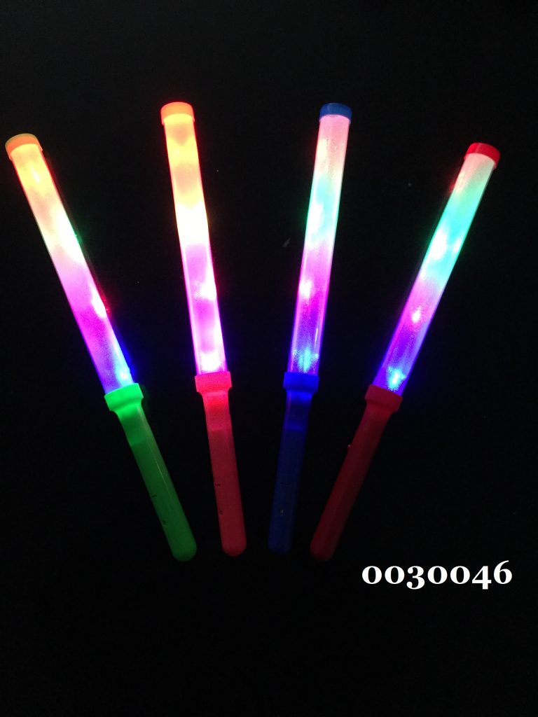 BATON LUMINEUX COURT